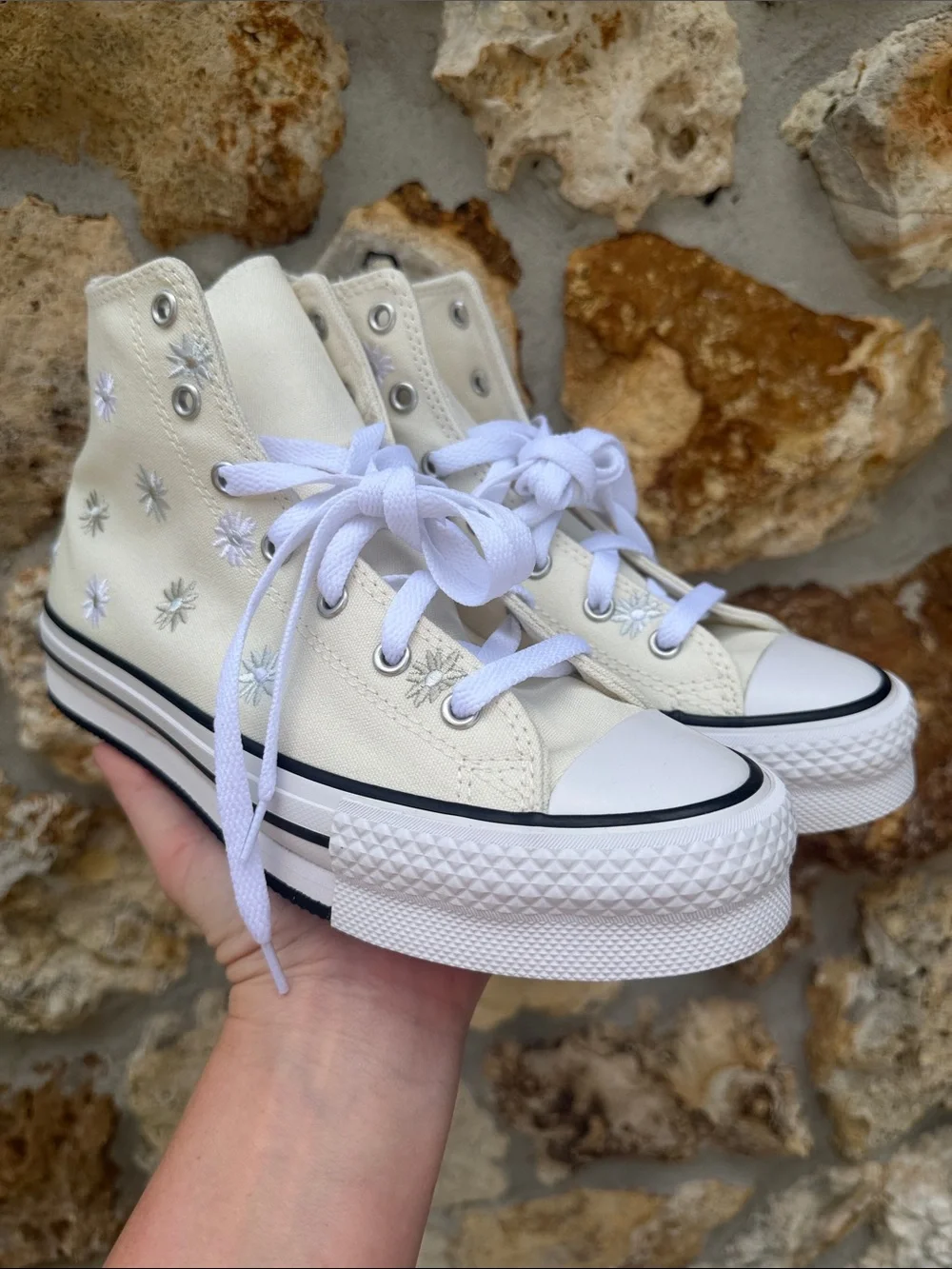 Converse CTAS Eva lift high tops youth 6 women’s 8 embroidered floral